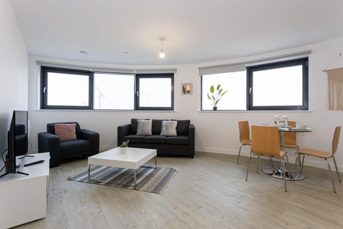 Stunning 2 Bed Apartment In Salford Amazing Views Manchester Ngoại thất bức ảnh
